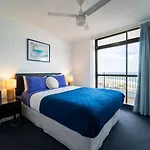 Spectacular Central Surfers Beach Views From Apartment