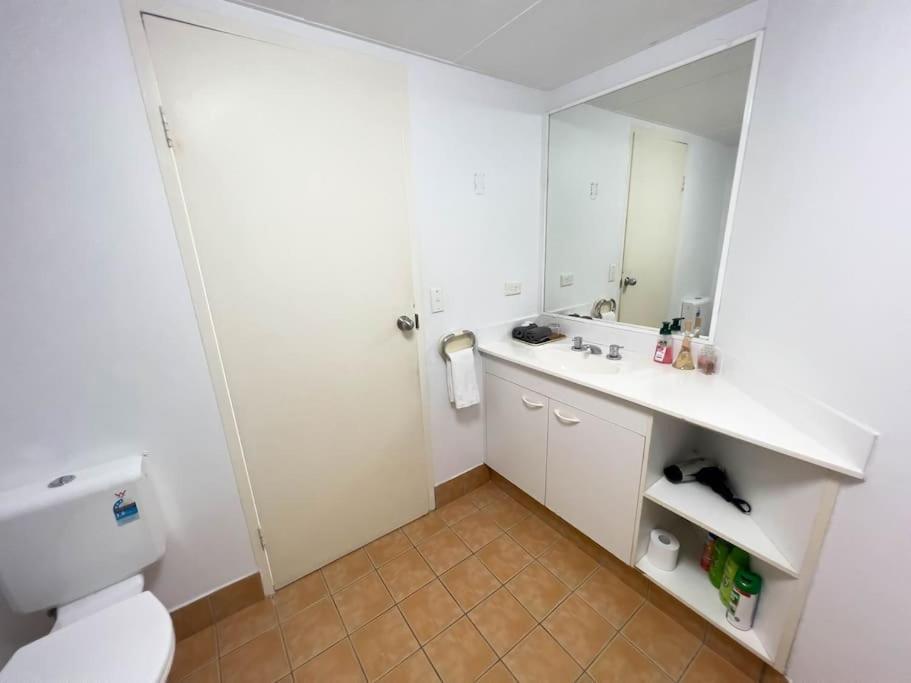 Spectacular Surfers Views From Apartment Gold Coast