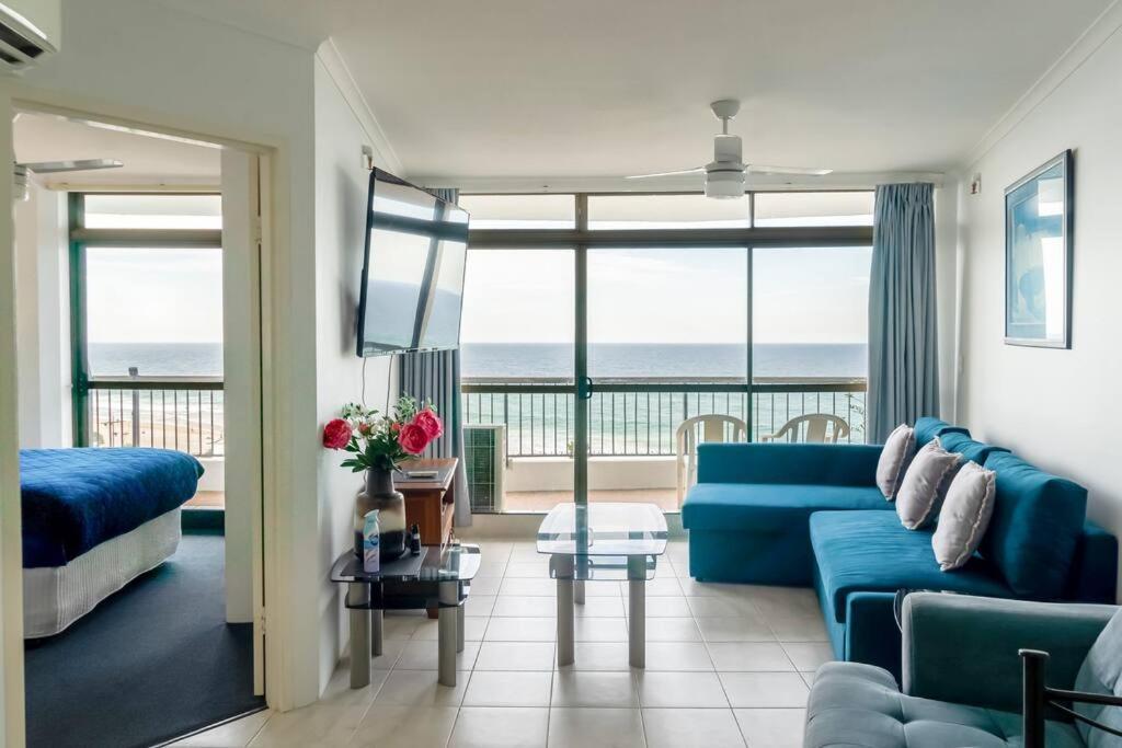 Spectacular Surfers Views From Apartment